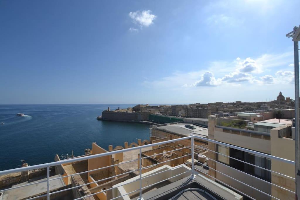 Vallettadreamsuites Groud Floor Shared Sea View Rooof Terrace المظهر الخارجي الصورة