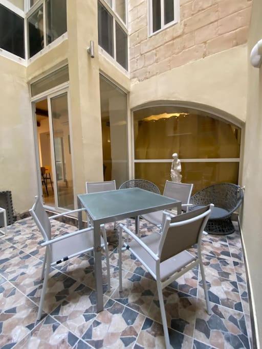 Vallettadreamsuites Groud Floor Shared Sea View Rooof Terrace المظهر الخارجي الصورة