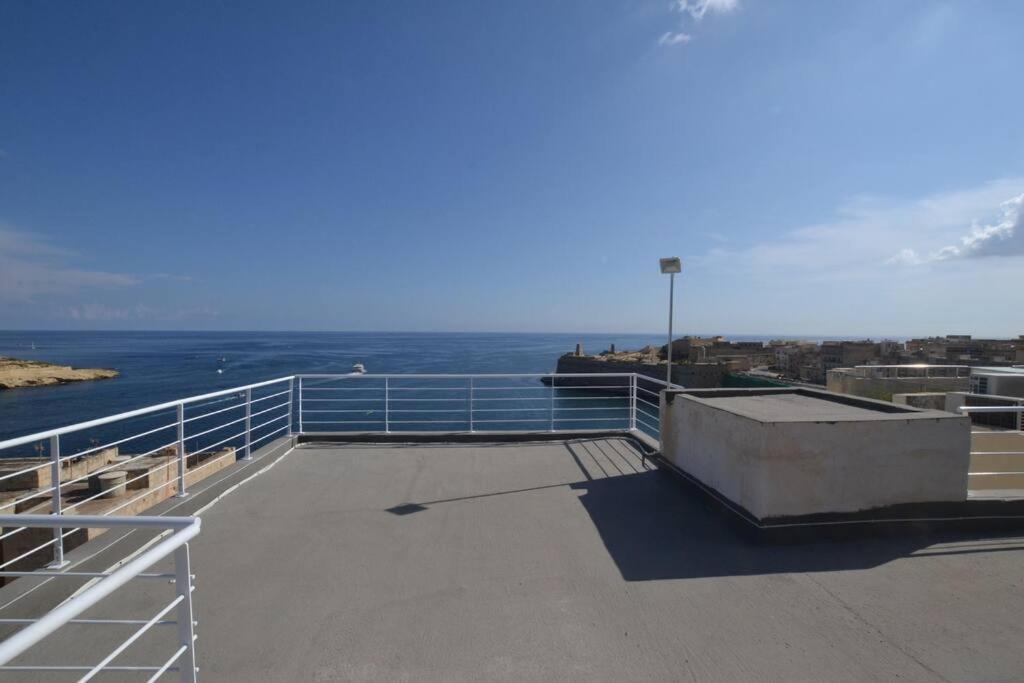 Vallettadreamsuites Groud Floor Shared Sea View Rooof Terrace المظهر الخارجي الصورة
