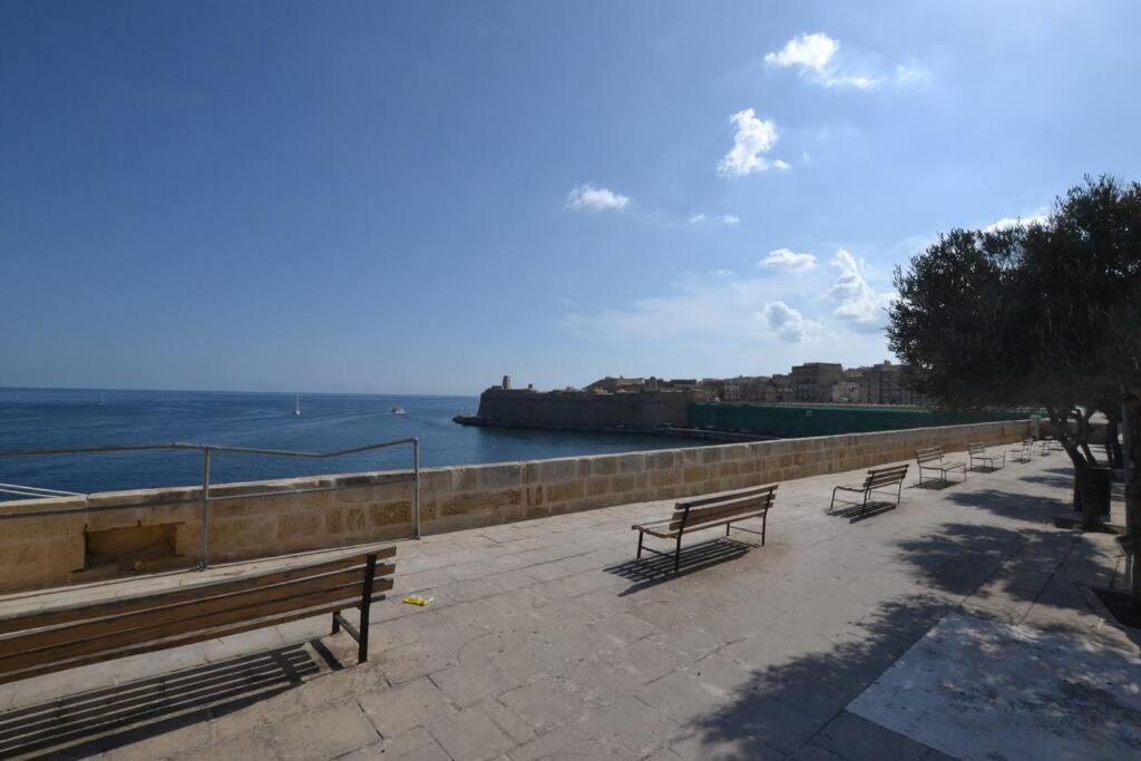 Vallettadreamsuites Groud Floor Shared Sea View Rooof Terrace المظهر الخارجي الصورة